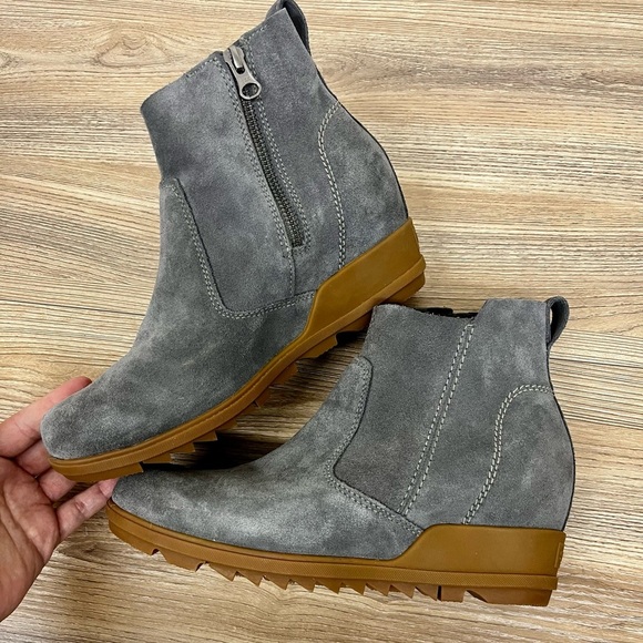 Sorel NEW Evie Waterproof Suede Wedge Booties Gray/Tan - Size 8.5 - Picture 3 of 10